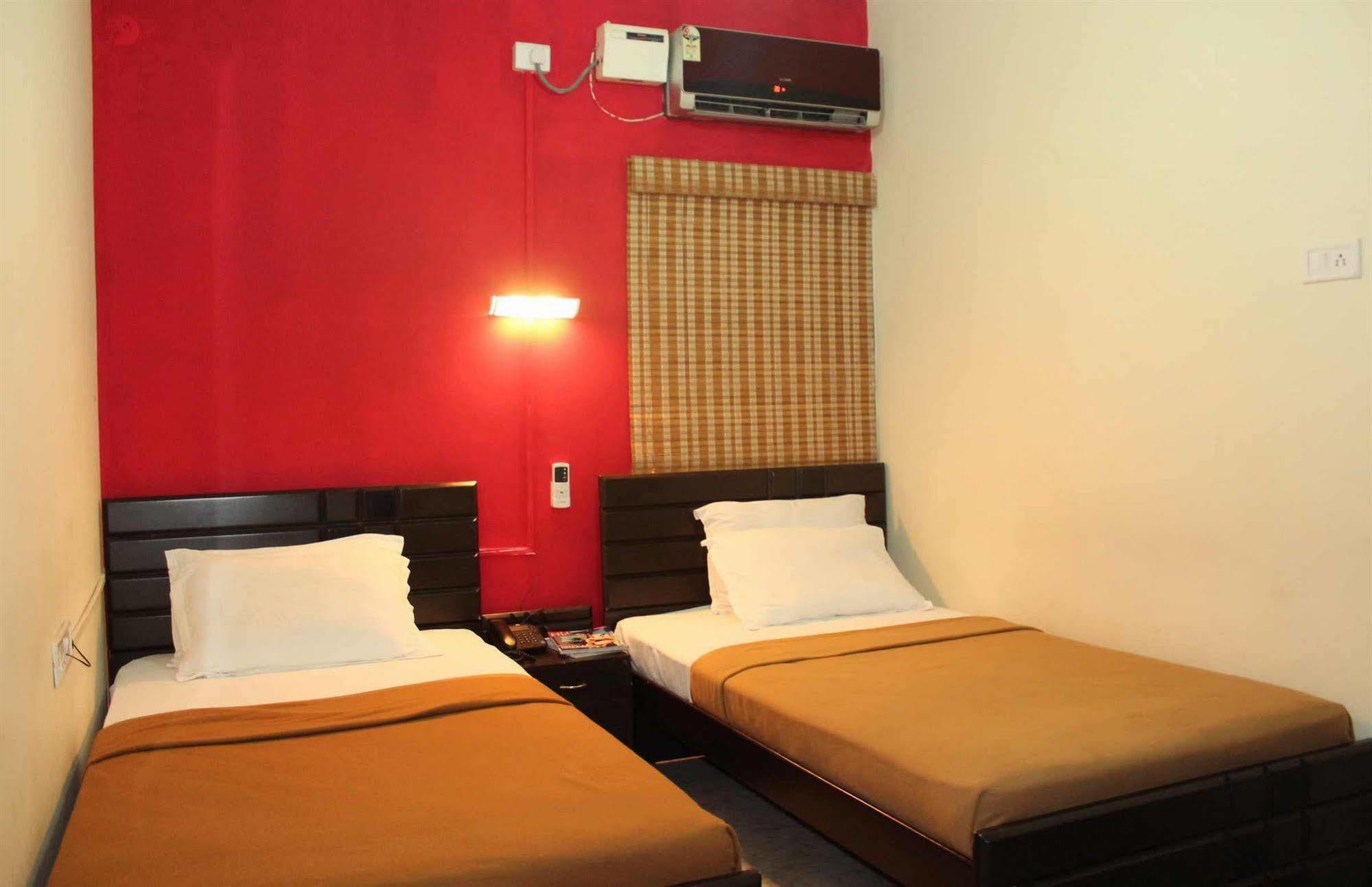 The New Casablanca Boutique Hotel Bangalore Luaran gambar
